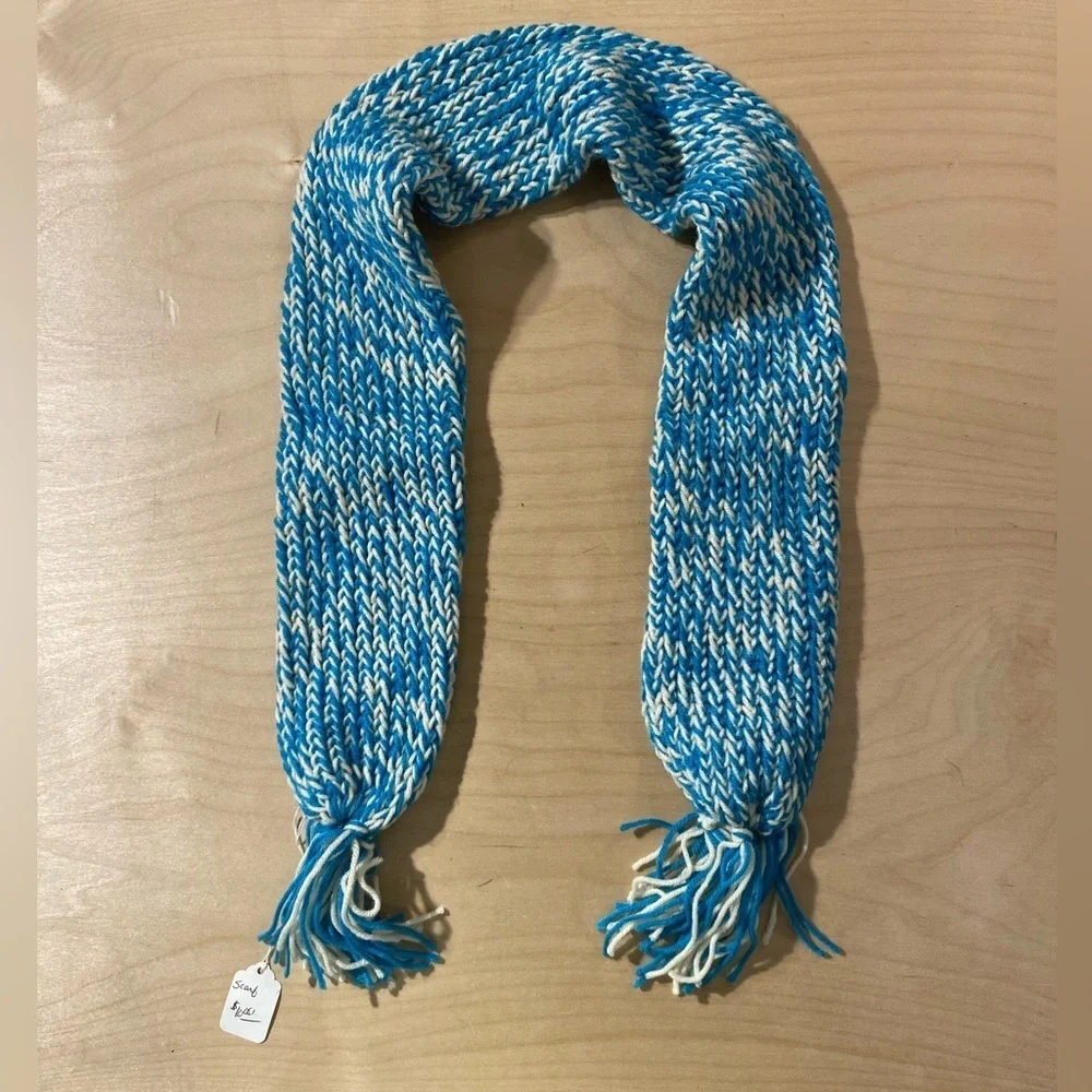 Blue and White Knit Scarf (OT)